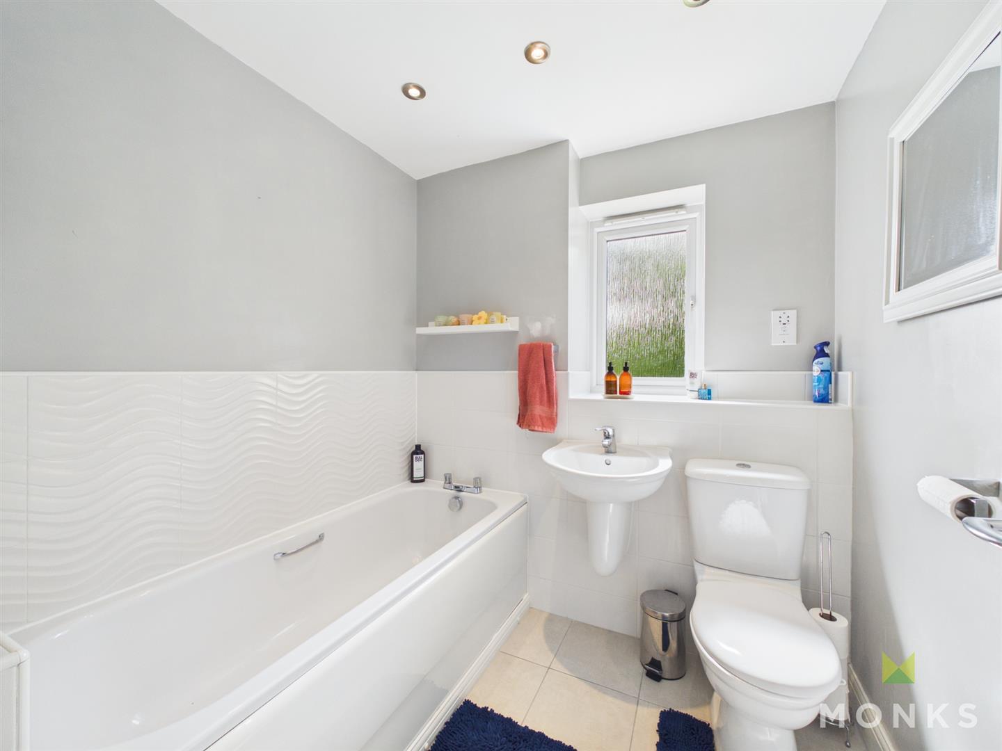28 Holgate Drive, Shrewsbury, SY1 4TD For Sale